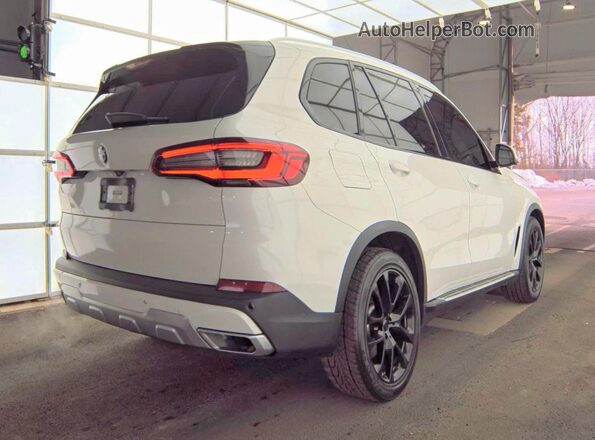 5UXCR6C55KLK82410 2019 BMW X5 White 