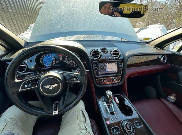 SJAAM2ZV1KC026676 2019 BENTLEY BENTAYGA White უკანა სავარძლების ხედი