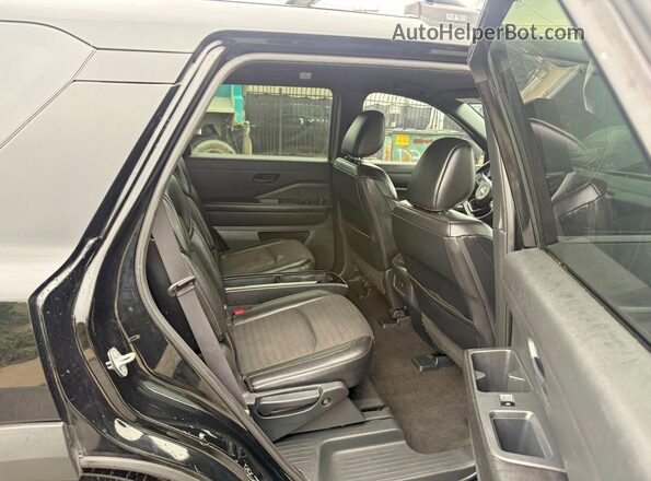 5N1DR3BD6PC216254 2023 NISSAN PATHFINDER Black Front interior view