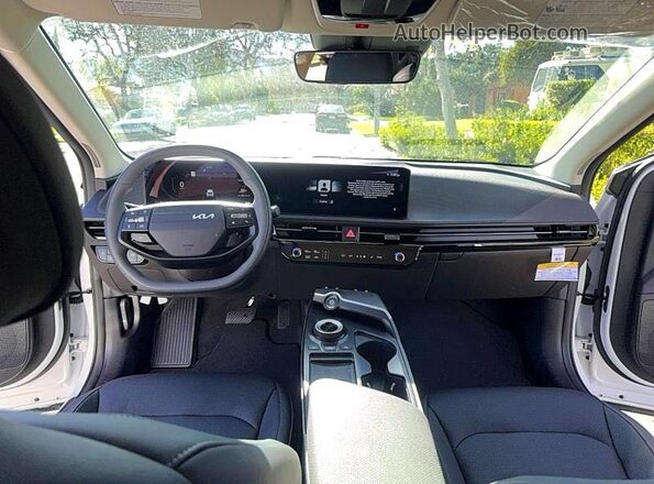 5XYC34JA3SG010361 2025 KIA EV6 White 