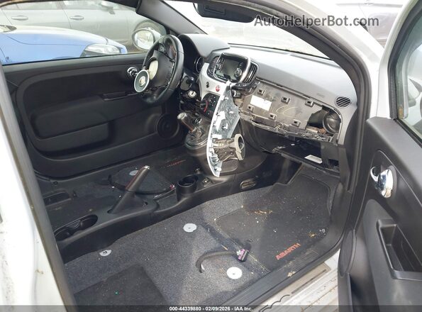 3C3CFFFH0HT594314 2017 FIAT 500 Gray წინა სალონის ხედი