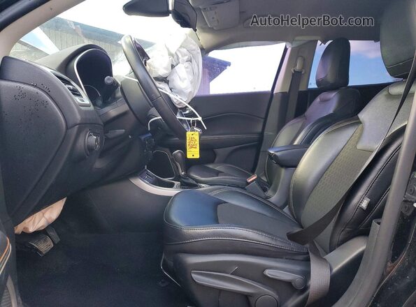3C4NJCBB3KT649512 2019 JEEP COMPASS Black Вид салону спереду