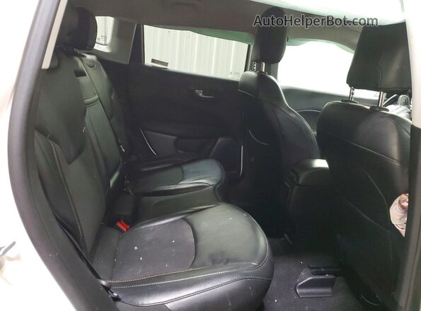 3C4NJCBB3KT854876 2019 JEEP COMPASS White 