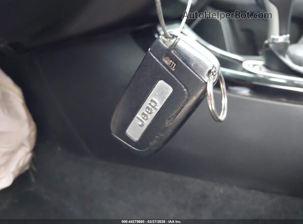 3C4NJCCB9LT110375 2020 JEEP COMPASS Синий Вид панели приборов