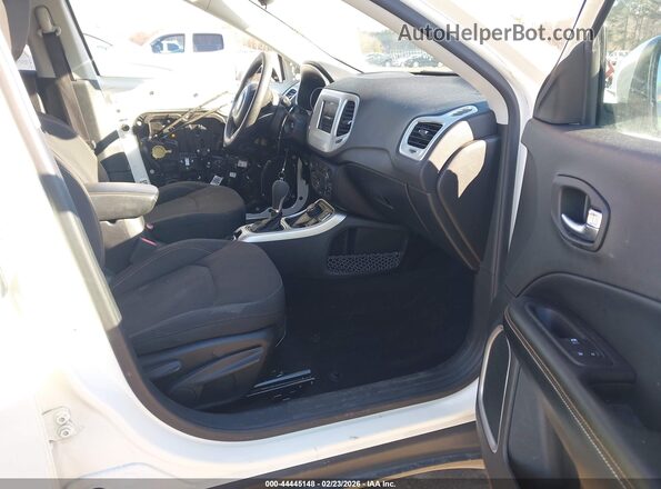 3C4NJDAB3KT846395 2019 JEEP COMPASS White 