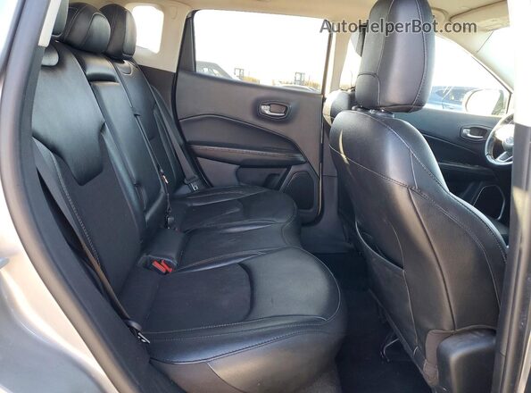 3C4NJDBB5MT503119 2021 JEEP COMPASS Серебряный Вид задней части салона