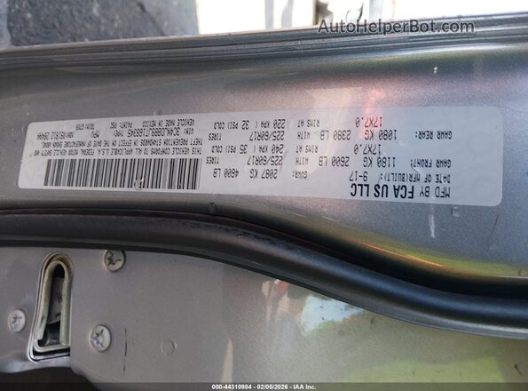 3C4NJDBB9JT168345 2018 JEEP COMPASS Gray Widok komory silnika
