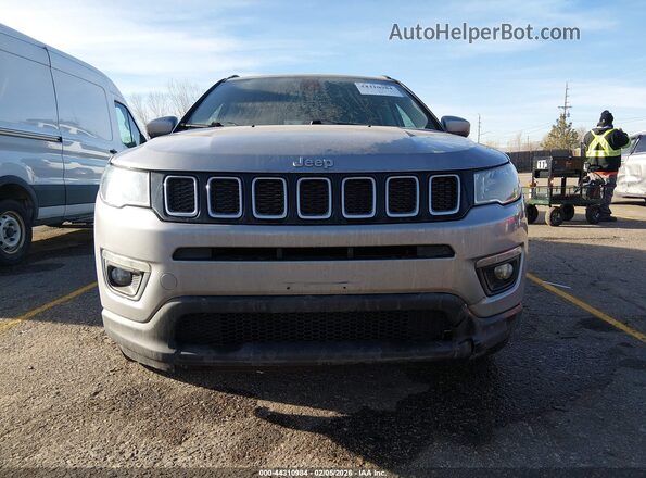 3C4NJDBB9JT168345 2018 JEEP COMPASS Gray Widok zestawu wskaźników
