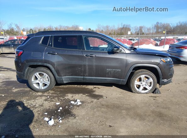 3C4NJDBN0PT504225 2023 JEEP COMPASS Серый Вид задней части салона