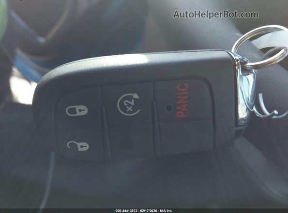 3C4NJDBN0TT159708 2026 JEEP COMPASS Blue Вид панелі приладів