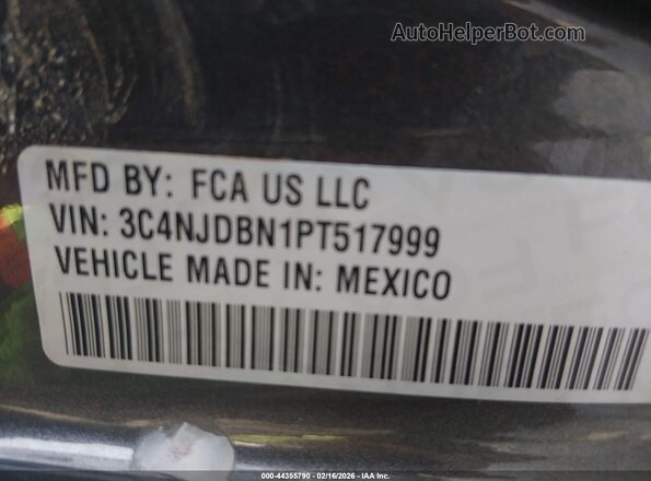 3C4NJDBN1PT517999 2023 JEEP COMPASS Gray Շարժիչի բաժամունքի տեսք