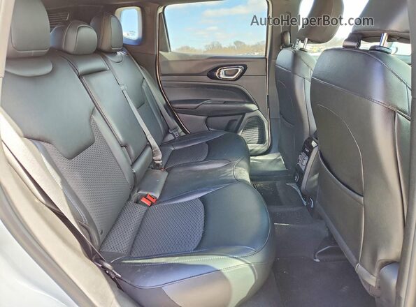 3C4NJDBN3ST516166 2025 JEEP COMPASS White უკანა სავარძლების ხედი