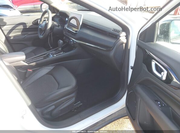 3C4NJDBN8ST556145 2025 JEEP COMPASS White Vista interior delantera