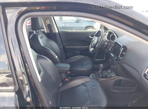 3C4NJDCB3JT341372 2018 JEEP COMPASS Black Widok wnętrza z przodu