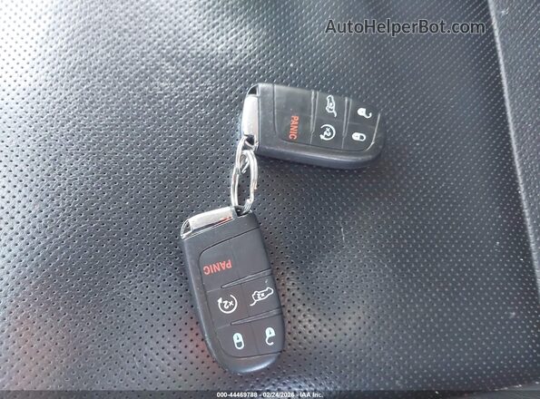 3C4NJDCB3JT341372 2018 JEEP COMPASS Black Widok deski rozdzielczej