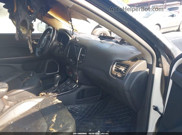 3C4NJDCB4JT454361 2018 JEEP COMPASS White Vista interior delantera