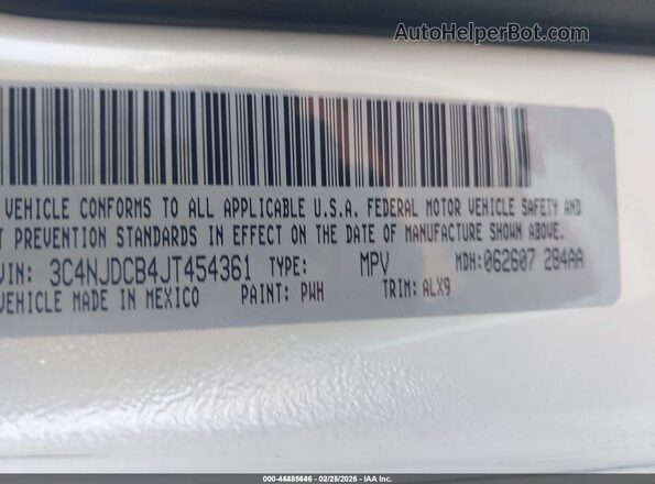 3C4NJDCB4JT454361 2018 JEEP COMPASS White Vista del compartimento del motor