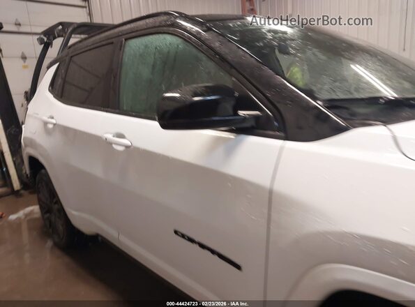 3C4NJDCB7NT203288 2022 JEEP COMPASS Белый Панорамный вид салона 360°