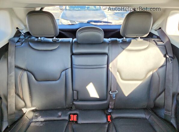 3C4NJDCB9JT264846 2018 JEEP COMPASS Зеленый Вид задних сидений