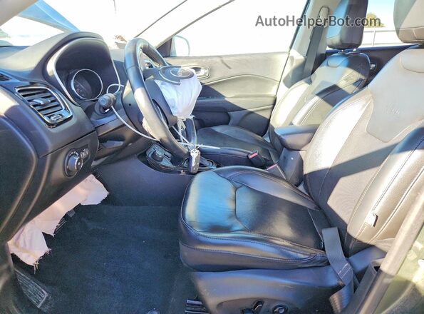 3C4NJDCB9JT264846 2018 JEEP COMPASS Зеленый Вид салона спереди