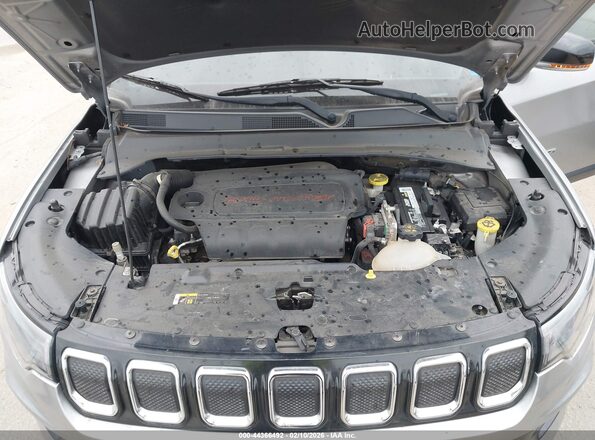 3C4NJDCB9NT103015 2022 JEEP COMPASS Silver 