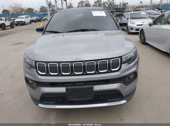 3C4NJDCB9NT103015 2022 JEEP COMPASS Silver 