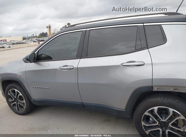 3C4NJDCB9NT103015 2022 JEEP COMPASS Silver 