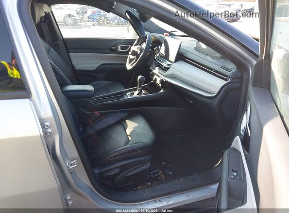 3C4NJDCN0RT126392 2024 JEEP COMPASS Silver Սալոնի դիմացի տեսք