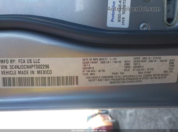 3C4NJDCN4PT502296 2023 JEEP COMPASS Silver Vista del compartimento del motor