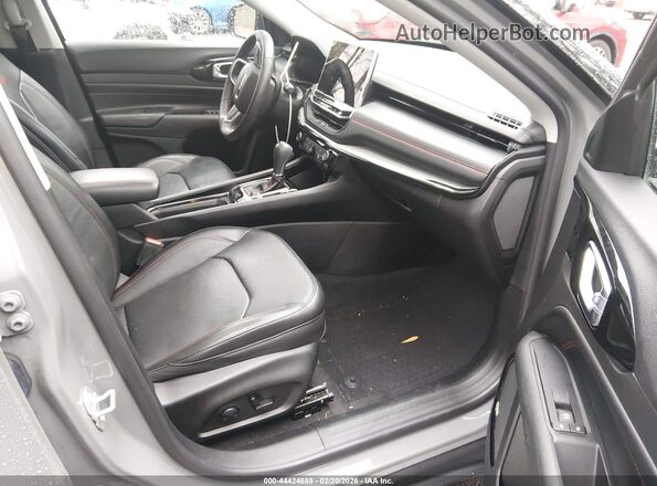 3C4NJDDB2NT157562 2022 JEEP COMPASS Gray Front interior view