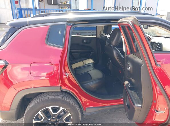 3C4NJDDB5MT571627 2021 JEEP COMPASS Red Vista de la etiqueta del VIN