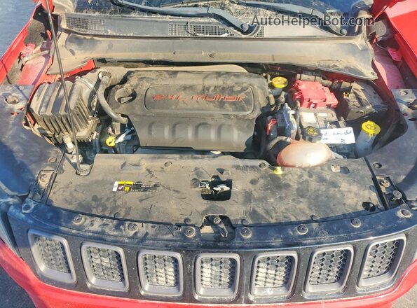 3C4NJDDB6MT574374 2021 JEEP COMPASS Red Widok wnętrza z tyłu