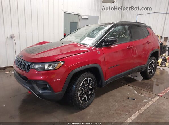 3C4NJDDN4ST522121 2025 JEEP COMPASS Red Առջևի ձախ երեք քառորդ տեսարան