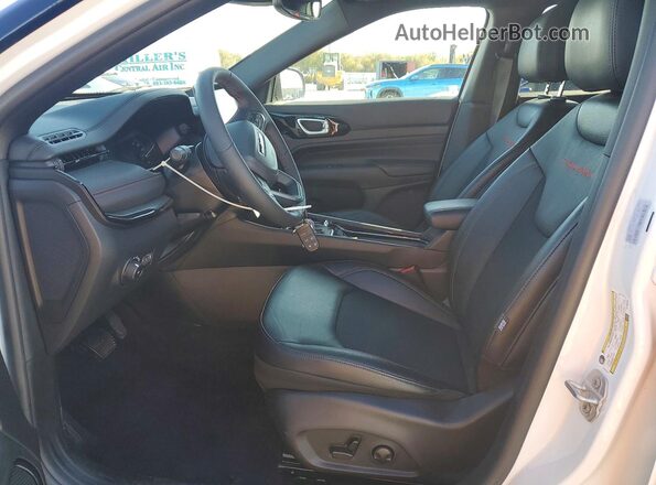 3C4NJDDN7TT186191 2026 JEEP COMPASS White Widok wnętrza z przodu