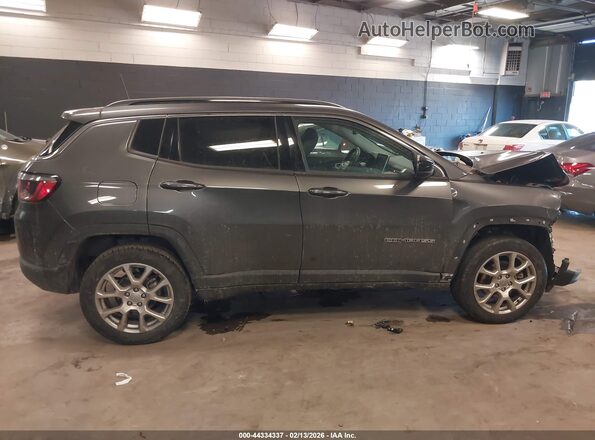 3C4NJDFB6NT195812 2022 JEEP COMPASS Gray Սալոնի հետևի տեսք