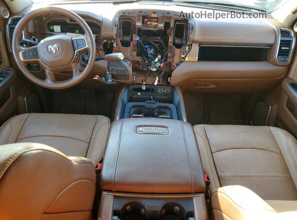3C63R3FL1RG109685 2024 RAM 3500 White Dashboard view