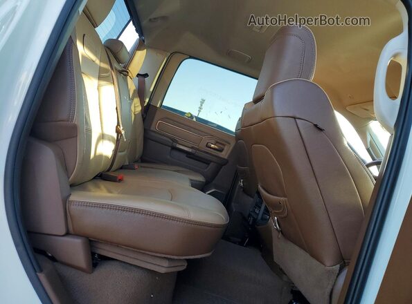 3C63R3FL1RG109685 2024 RAM 3500 White Rear seats view