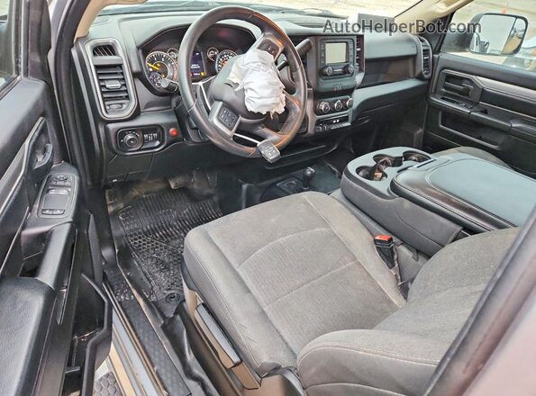 3C63RRAL0LG128651 2020 RAM 3500 Серый Вид панели приборов