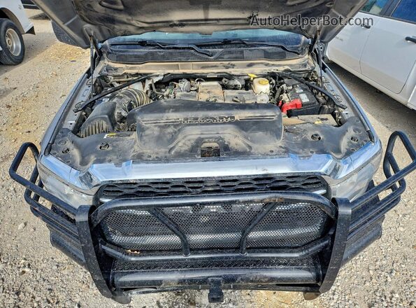 3C63RRGL0PG543353 2023 RAM 3500 Gray Вид задньої частини салону