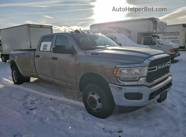 3C63RRGL3NG135586 2022 RAM 3500 Серый Передняя правая четверть