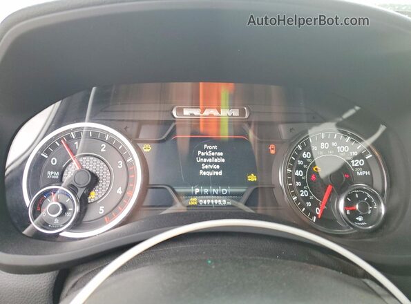 3C63RRHL2RG272698 2024 RAM 3500 White Instrument cluster view