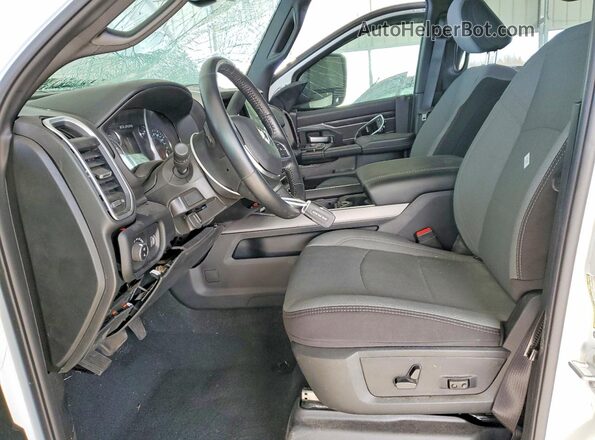 3C63RRHL6RG393749 2024 RAM 3500 White Front interior view