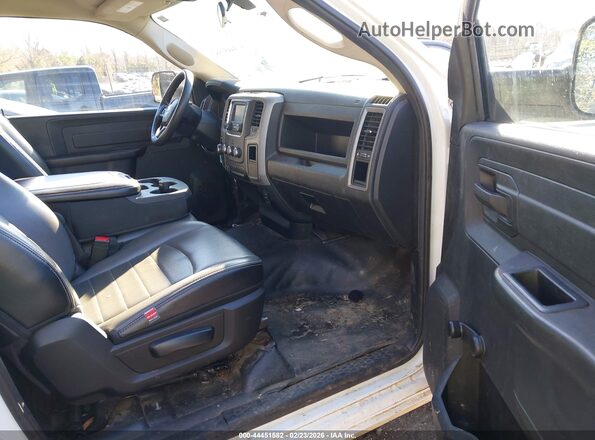 3C6JR7DG3NG440461 2022 RAM 1500 CLASSIC Белый Вид салона спереди