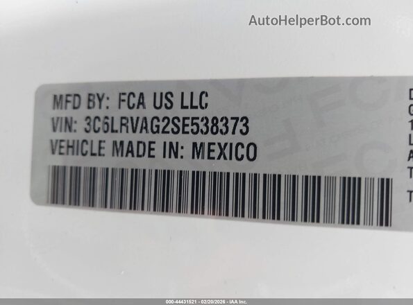 3C6LRVAG2SE538373 2025 RAM PROMASTER 1500 White Widok komory silnika