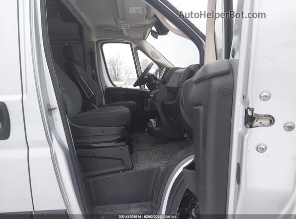 3C6LRVDG2NE123344 2022 RAM PROMASTER 2500 Silver წინა სალონის ხედი