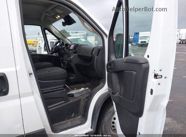 3C6LRVDG2RE119624 2024 RAM PROMASTER 2500 White Вид салону спереду