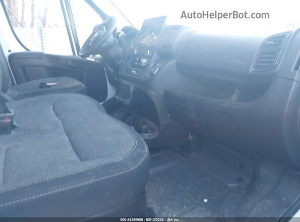 3C6LRVDG8RE113374 2024 RAM PROMASTER 2500 White Front interior view