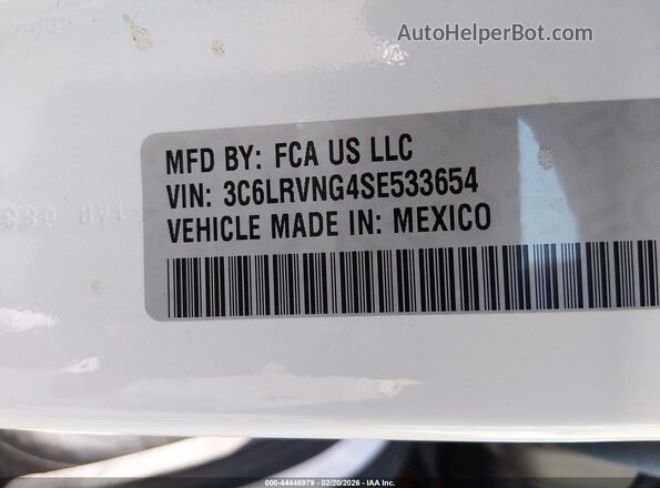 3C6LRVNG4SE533654 2025 RAM PROMASTER 1500 Yellow Widok komory silnika