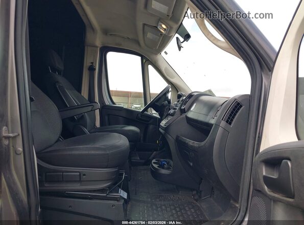 3C6TRVAG2JE129773 2018 RAM PROMASTER 1500 Blue Widok wnętrza z przodu