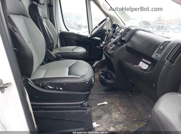 3C6TRVCG1JE154760 2018 RAM PROMASTER 2500 White Вид салону спереду